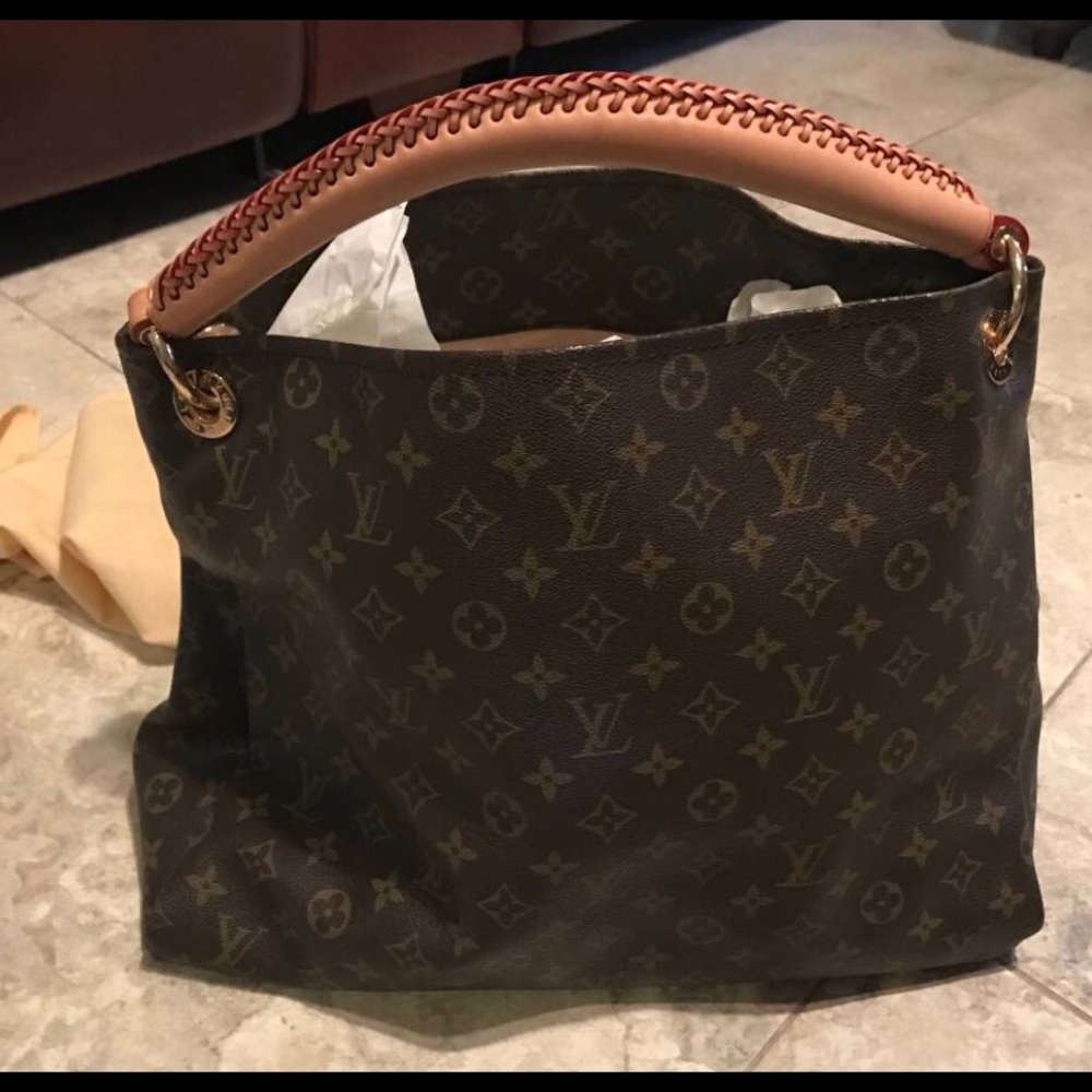 Louis Vuitton Artsy MM exact copy. Best replica